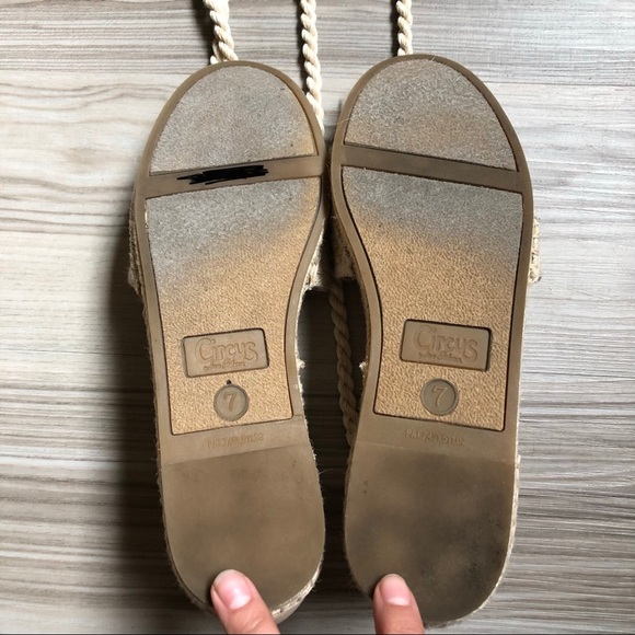 Sam Edelman Lenora Moccasin, size 7, runs small - Picture 5 of 5